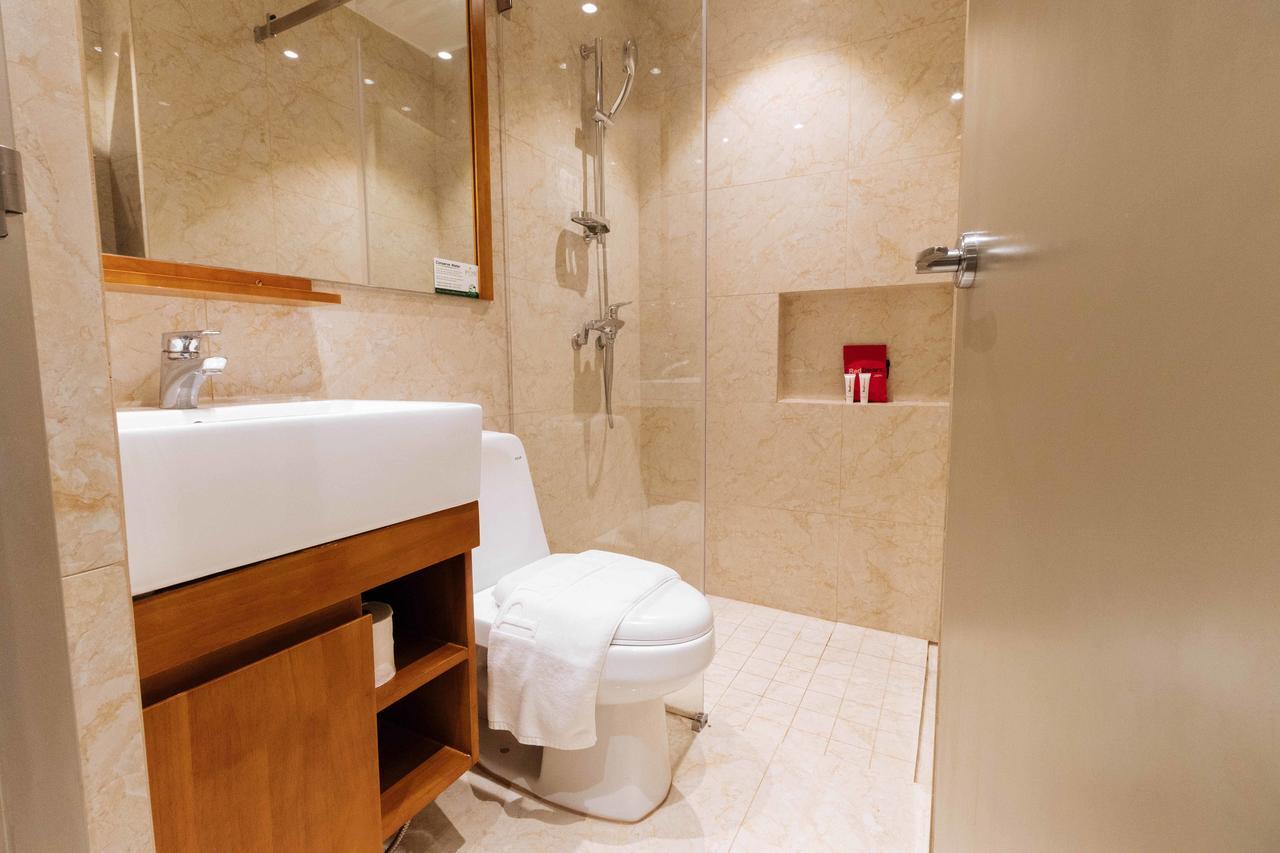 Reddoorz Premium @ South Triangle Quezon City Extérieur photo