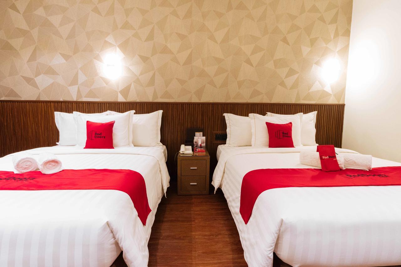 Reddoorz Premium @ South Triangle Quezon City Extérieur photo