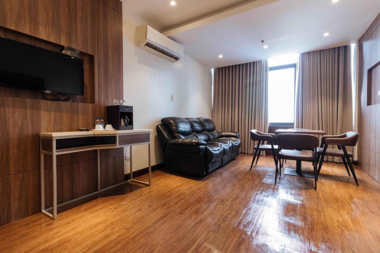 Reddoorz Premium @ South Triangle Quezon City Extérieur photo