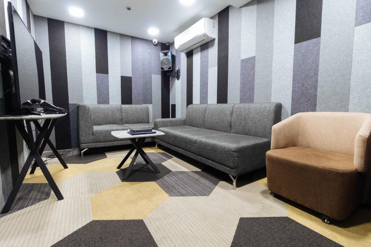 Reddoorz Premium @ South Triangle Quezon City Extérieur photo