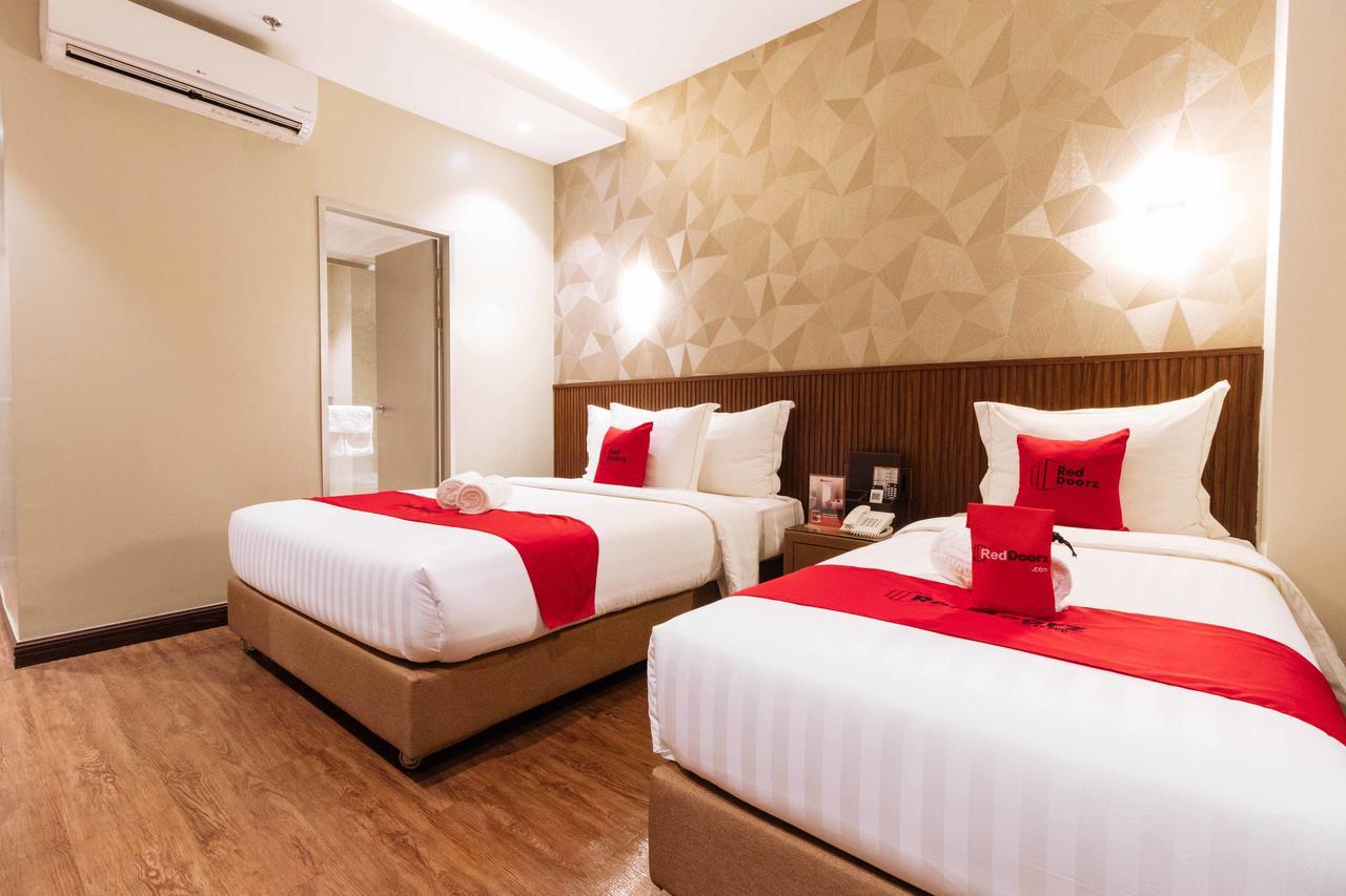 Reddoorz Premium @ South Triangle Quezon City Extérieur photo