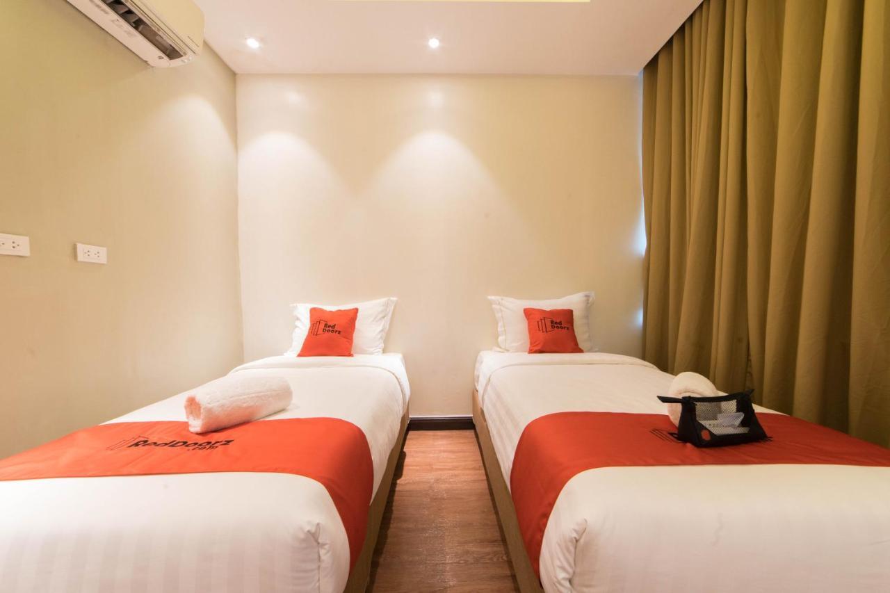 Reddoorz Premium @ South Triangle Quezon City Extérieur photo