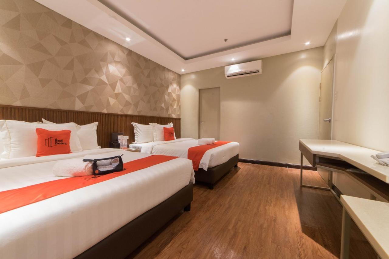 Reddoorz Premium @ South Triangle Quezon City Extérieur photo