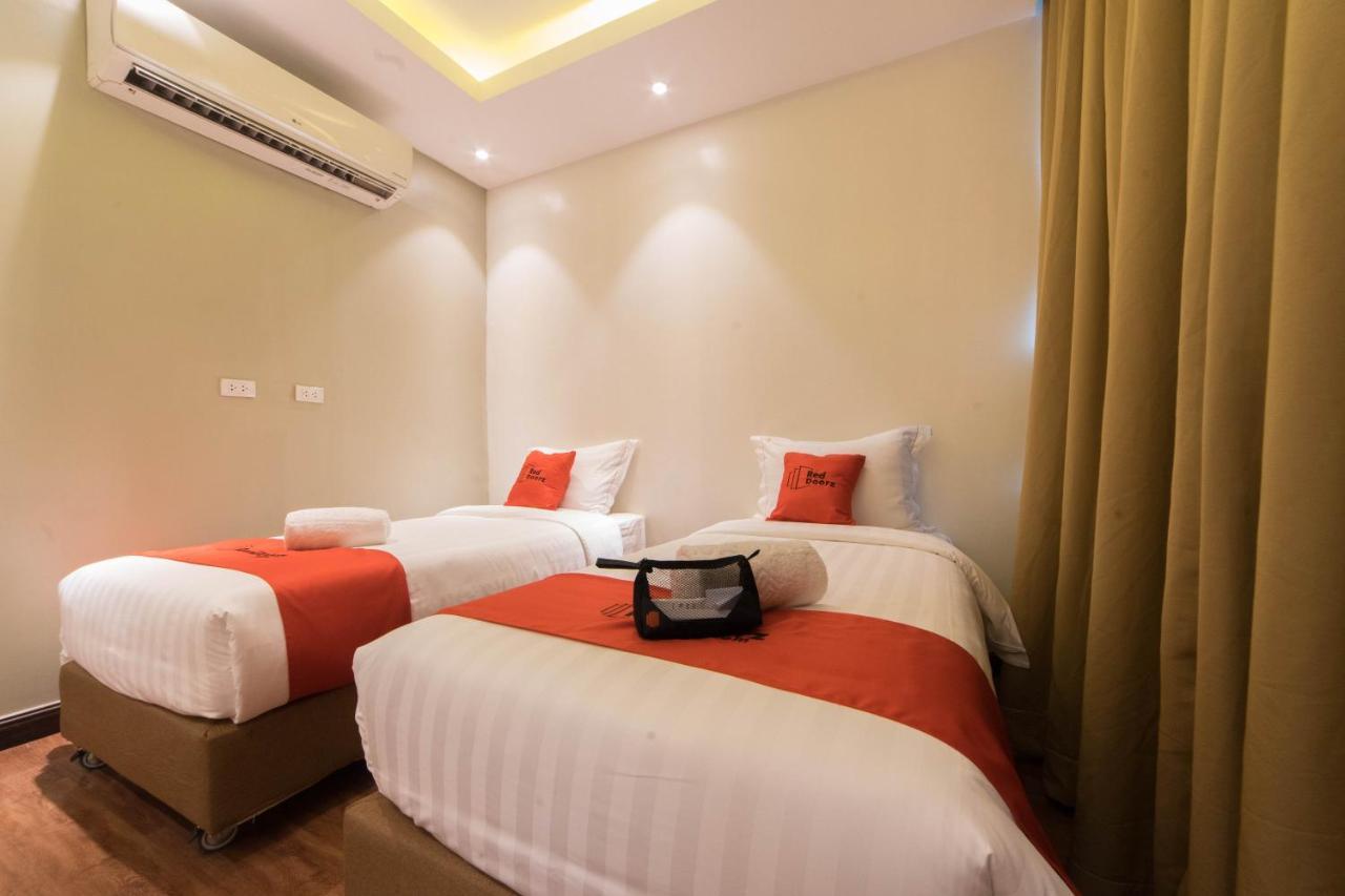 Reddoorz Premium @ South Triangle Quezon City Extérieur photo