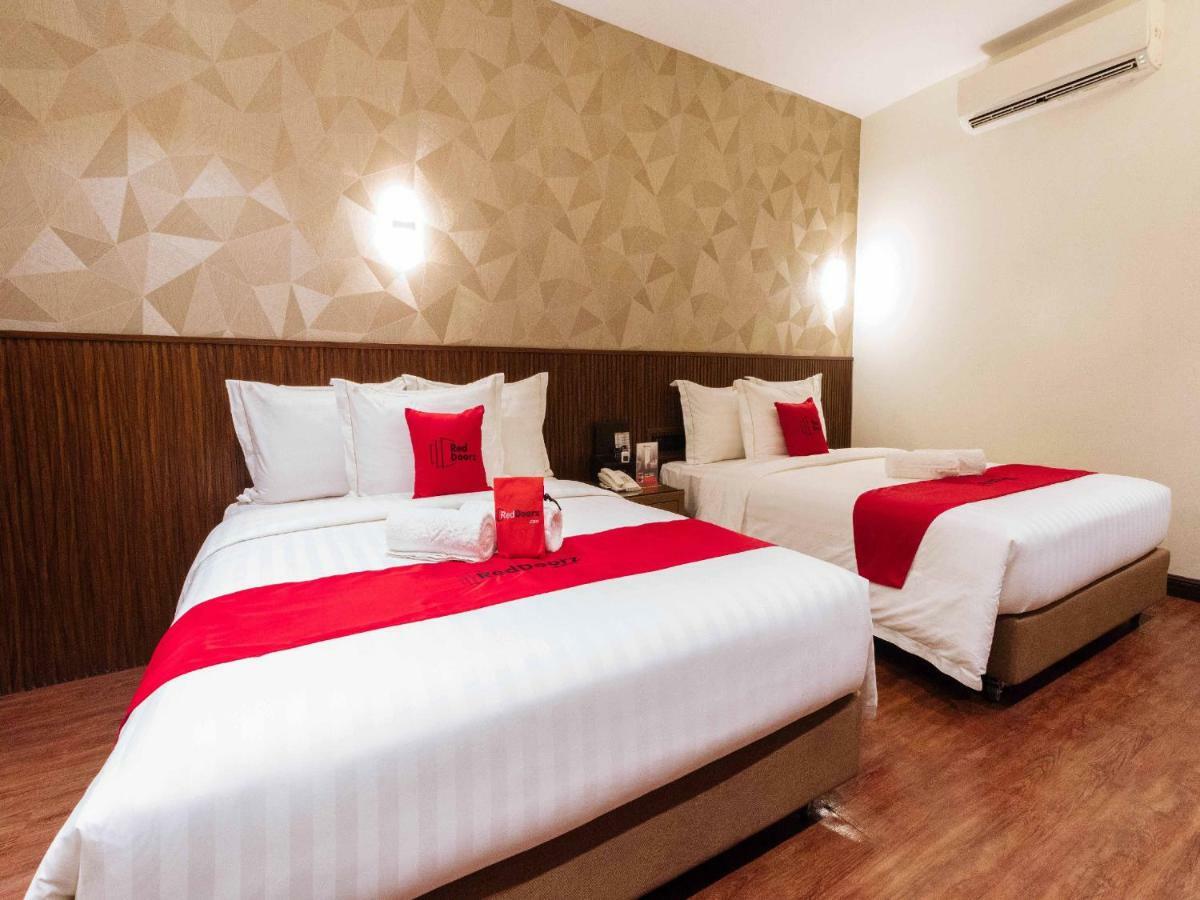 Reddoorz Premium @ South Triangle Quezon City Extérieur photo