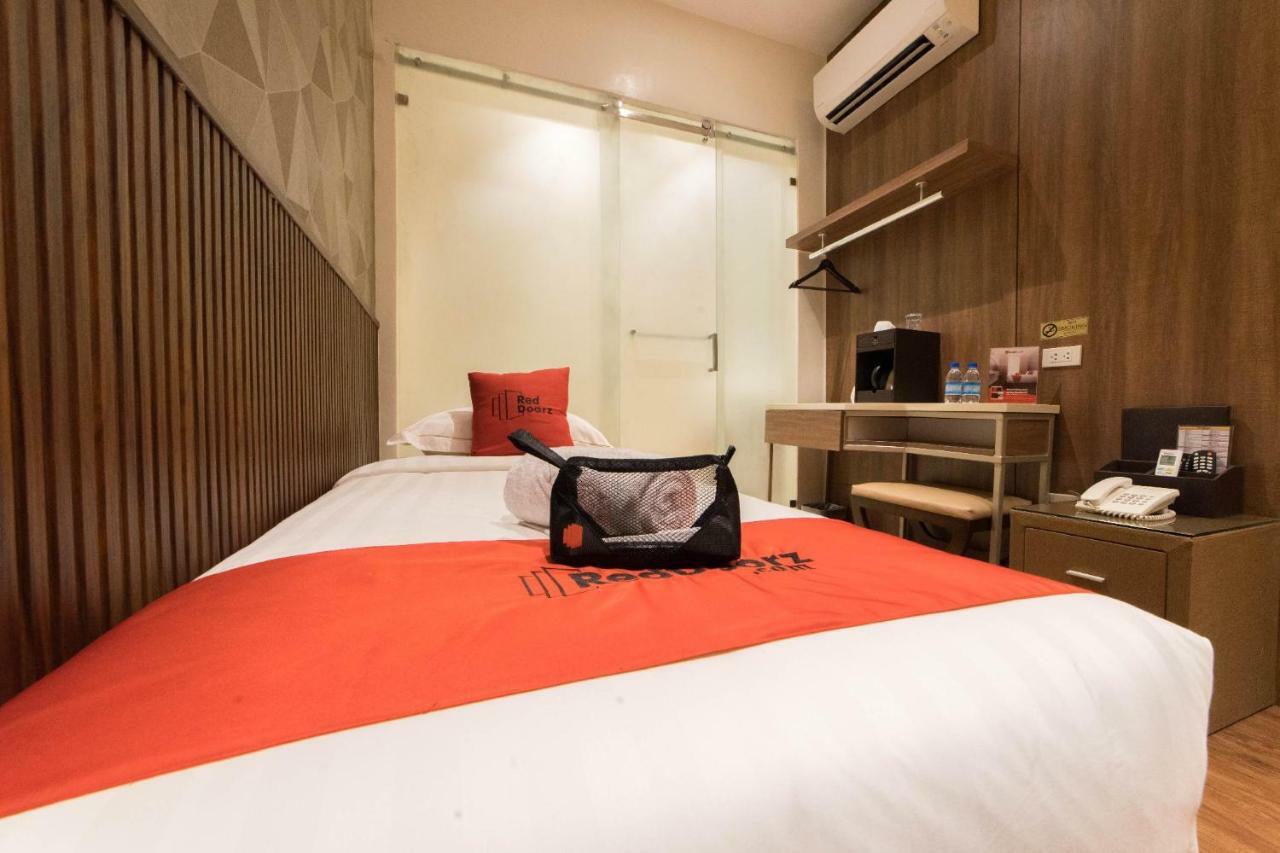 Reddoorz Premium @ South Triangle Quezon City Extérieur photo
