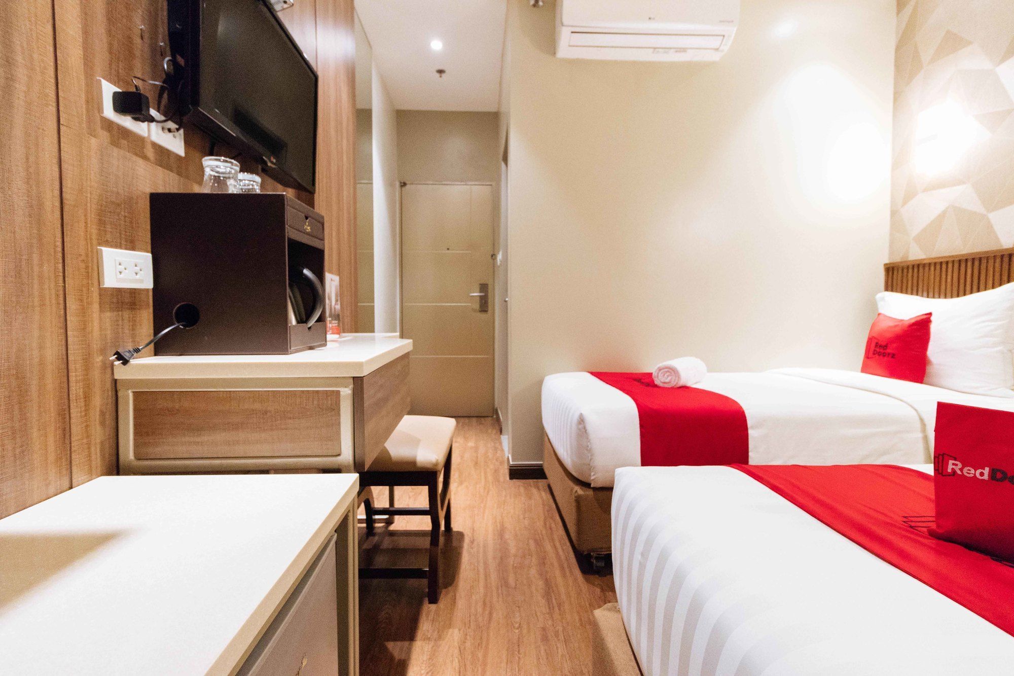 Reddoorz Premium @ South Triangle Quezon City Extérieur photo