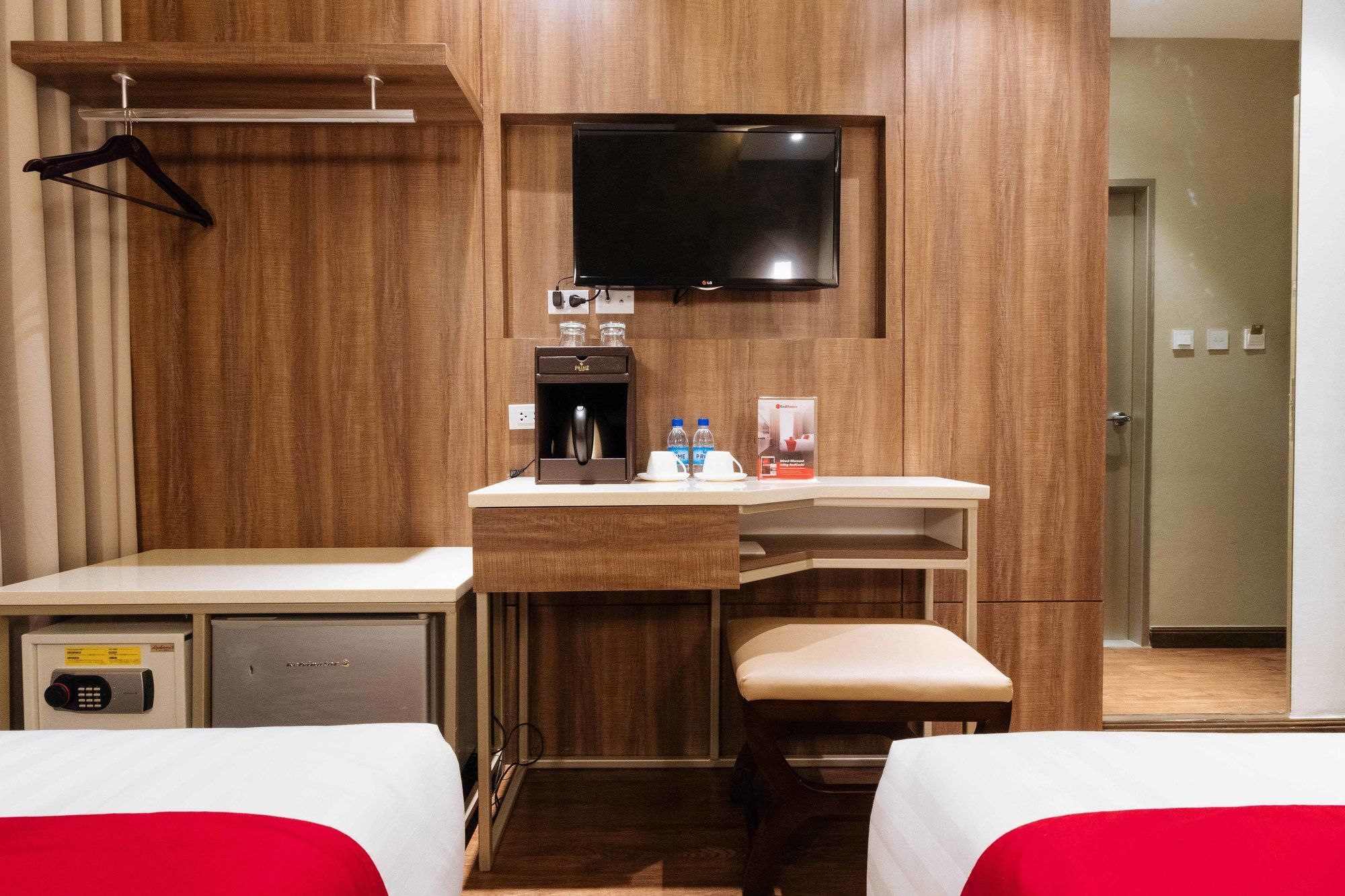 Reddoorz Premium @ South Triangle Quezon City Extérieur photo