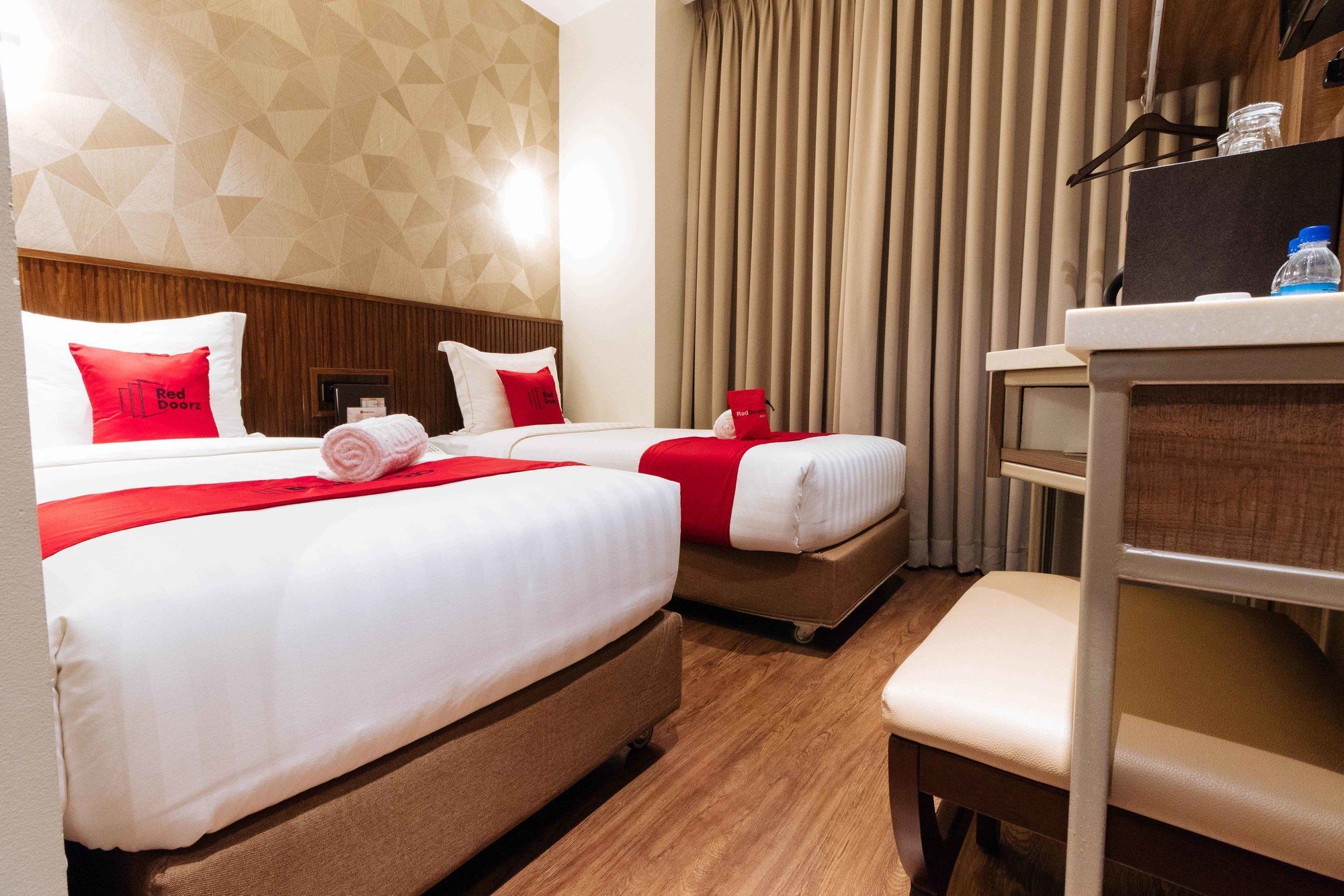 Reddoorz Premium @ South Triangle Quezon City Extérieur photo