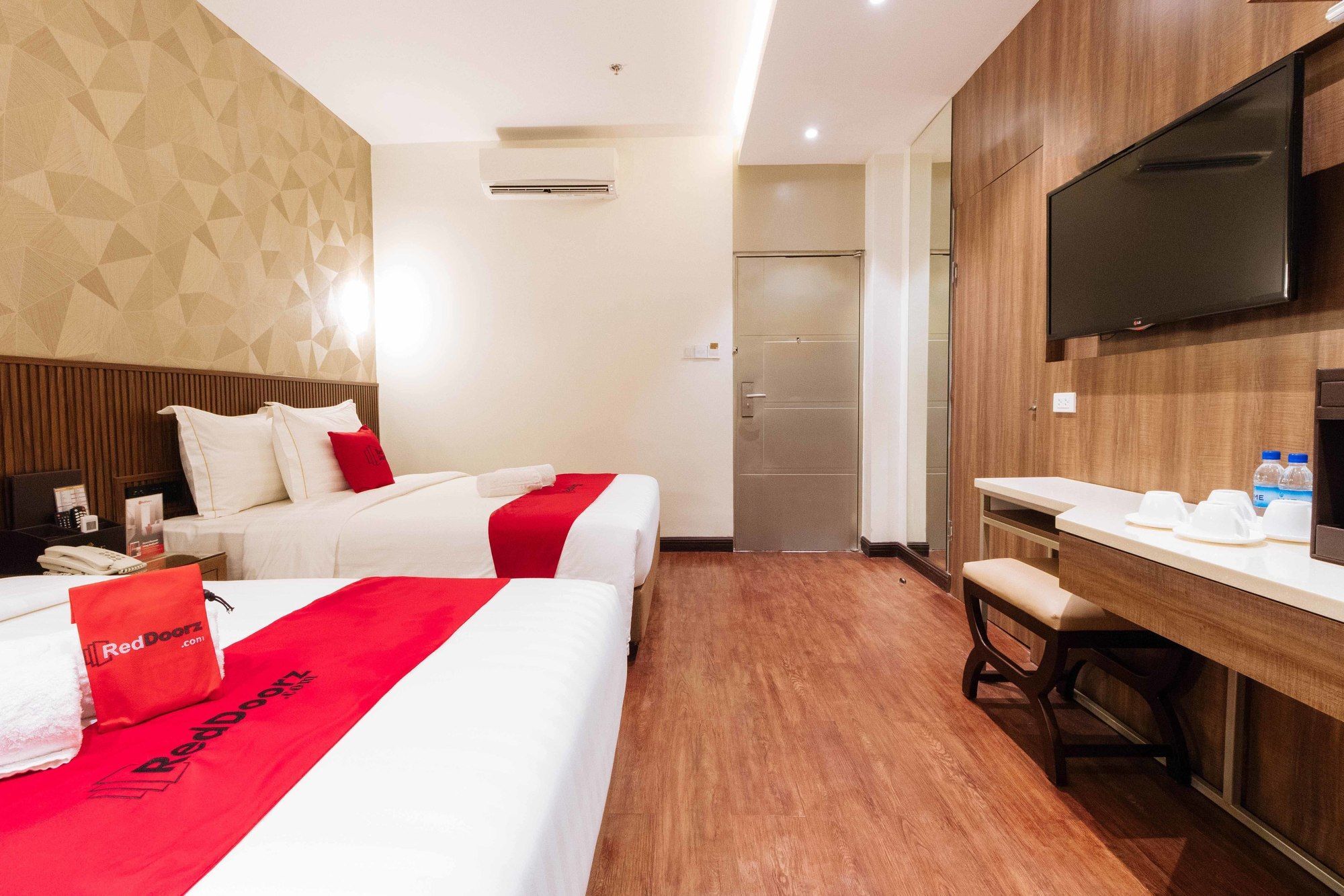 Reddoorz Premium @ South Triangle Quezon City Extérieur photo